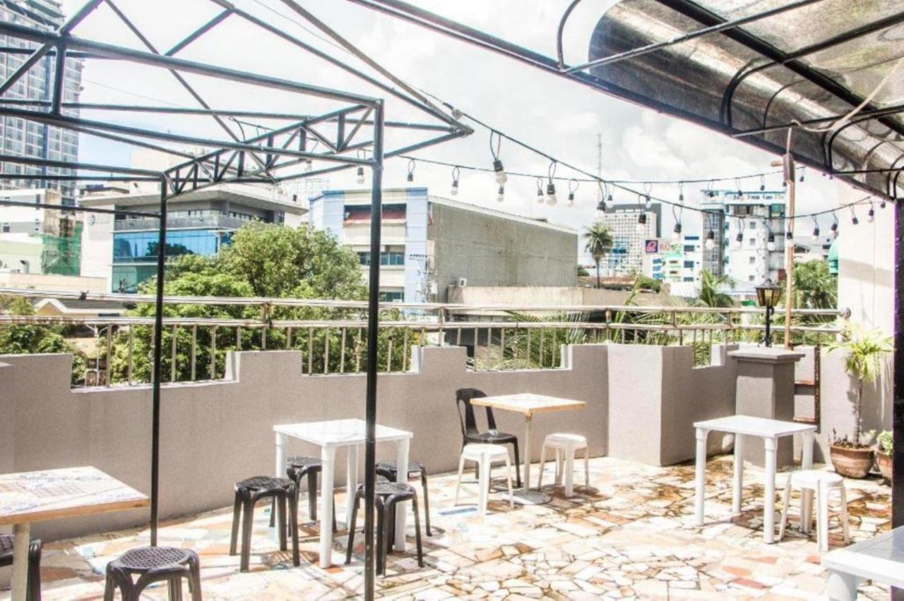 Bunks Hostel (Adults Only) Cebu Zewnętrze zdjęcie
