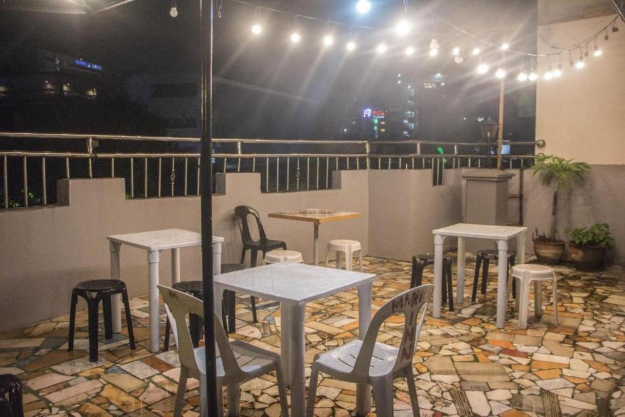 Bunks Hostel (Adults Only) Cebu Zewnętrze zdjęcie